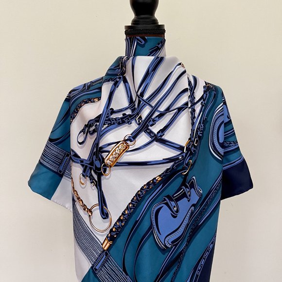 New Gucci Scarf Iconic Equestrian Logo Print Silk Wrap with Gucci Gift Box - Picture 12 of 12